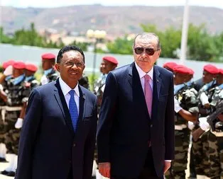 Erdoğan Madagaskar’da resmi törenle karşılandı