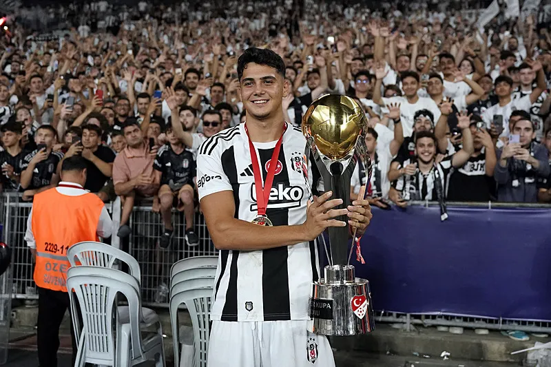Beşiktaş'a bir dünya yıldızı daha! Asensio beklenirken o geliyor - 8