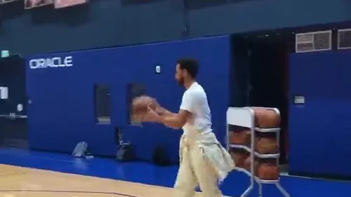 NBA yıldızı görenleri hayrete düşürdü: Yok artık Curry! Gerçek mi bilgisayar hilesi mi?