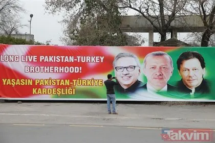 Pakistan’da dikkat çeken afiş! Sokaklar Başkan Erdoğan’ın fotoğraflarıyla süslendi
