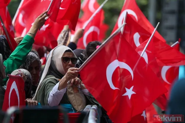 Saraçhane’deki 15 Temmuz etkinlik alanına millet akın etti - 12