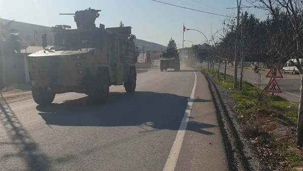 turk-silahli-kuvvetleriden-idlibe-kirpi-sevkiyati-yapildi-1614005367307.jpg Türk Silahlı Kuvvetleri'den İdlib'e kirpi sevkiyatı yapıldı-2