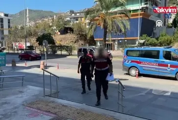 Oğlunu öldürdü eşini de yaraladı!