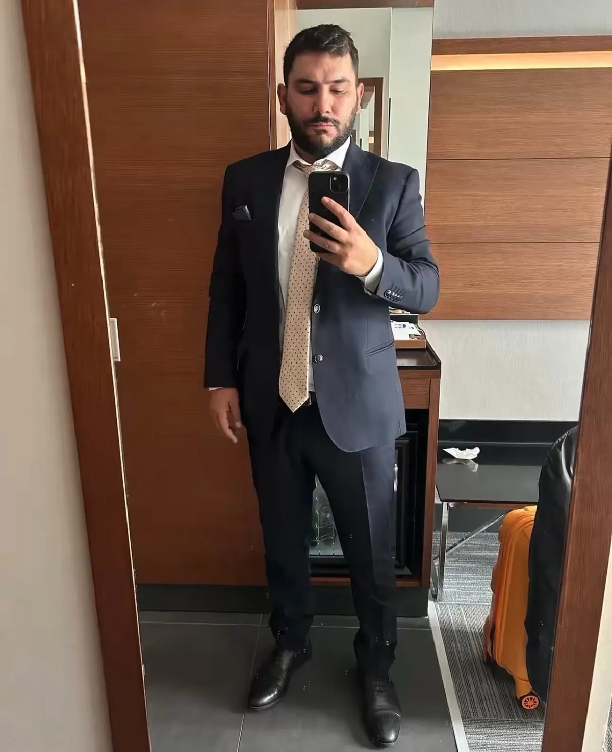 yazar-murat-koparan-villada-basindan-vurulmus-halde-bulundu-1787998876760.jpeg Yazar Murat Koparan villada başından vurulmuş halde bulundu-4