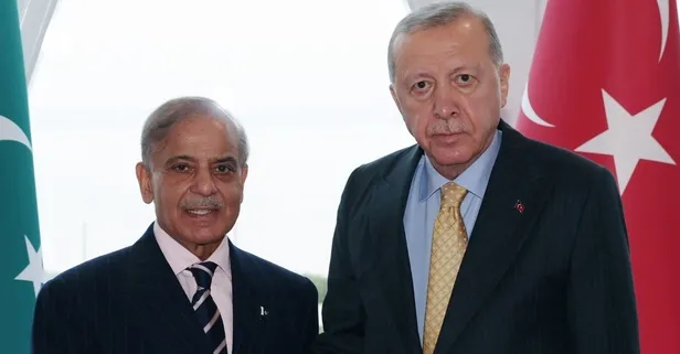 Pakistan-Afganistan gerilimi masada! Bakü'de Başkan Erdoğan Pakistan Başbakanı Şerif ile görüştü