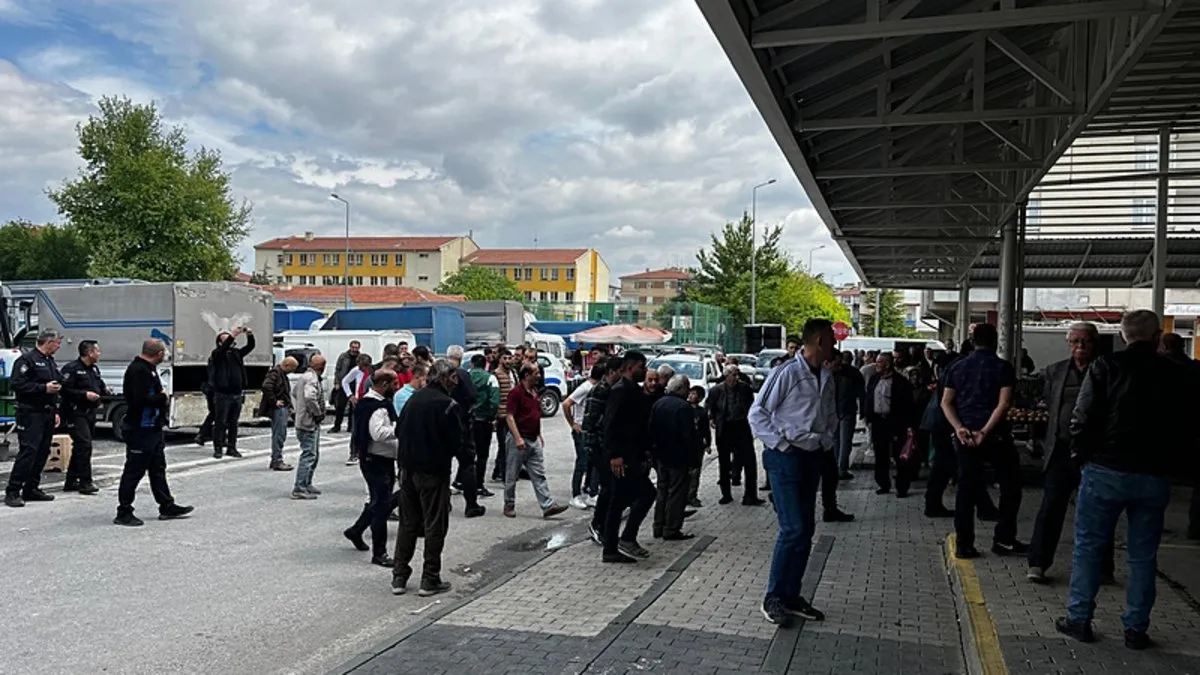 İZLE I Kayseri'de pazarcılar arasındaki 