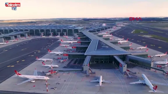 Bakan Uraloğlu: Hava yolu ile seyahat eden yolcu sayısında rekor kırdık