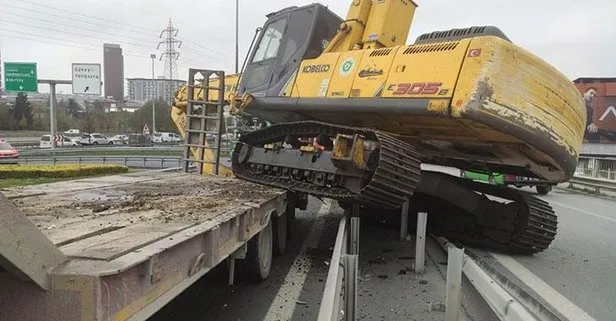 Son Dakika Basin Ekspres Yolu Nda Kepce Tasiyan Tir Kaza Yapti Is Makinasi Yola Devrildi Takvim