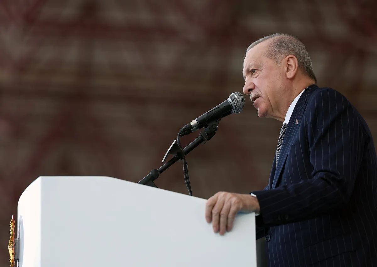 polis-akademisinde-mezuniyet-heyecani-emniyete-13-bin-610-yeni-nefer-15-temmuz-sehitleri-unutulmadi-1782410421865.jpeg Polis Akademisi’nde mezuniyet heyecanı! Emniyet’e 13 bin 610 yeni nefer: 15 Temmuz şehitleri unutulmadı-6