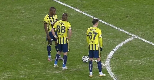 Fenerbahçeliler Sosa’ya tepkili! Ronaldo bile Mesut Özil’e bıraktı