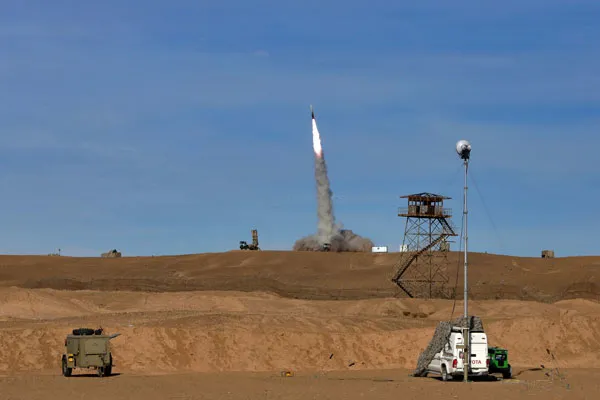 İran'dan ABD'ye füzeli yanıt! - 5