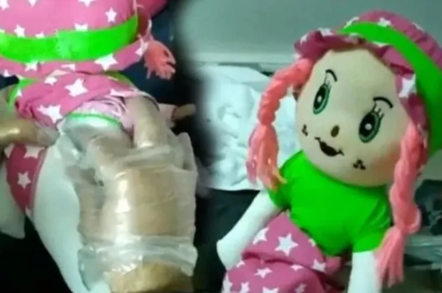 Oyuncak bebeklerden ve pizza kutusundan uyuşturucu çıktı