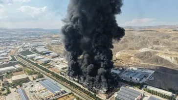 Elazığ OSB'de korkutan yangın! Alevler dronla görüntülendi