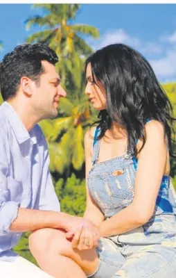 El ele göz göze aşk