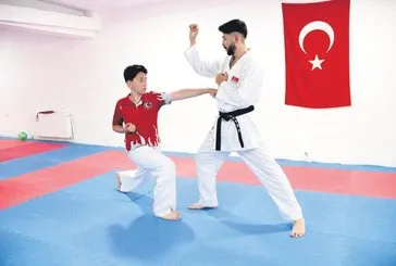 Önce ağladı sonra güldürdü