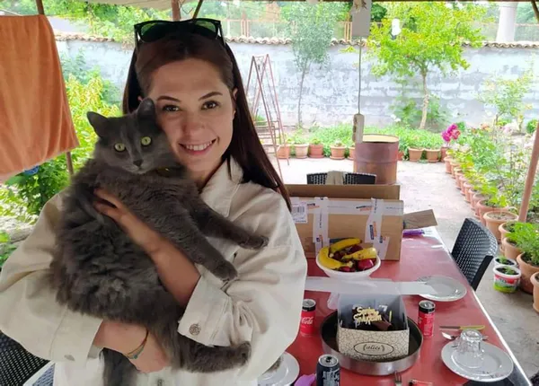 kedi-sevgisi-doktorun-sonu-oldu-irem-busra-ungul-besinci-kattan-duserek-oldu-1638172402191.jpg