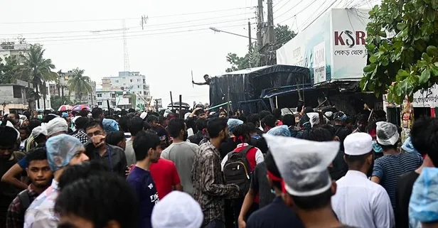 Bangladeş’te neler oluyor? Başbakan Şeyh Hasina helikopterle yurt dışına kaçmıştı: Öğrenciler Muhammed Yunus'u istiyor