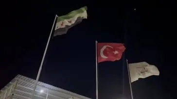 Suriye Milli Ordusu, Türk bayrağını göndere çekerek kardeşiz vurgusu yaptı