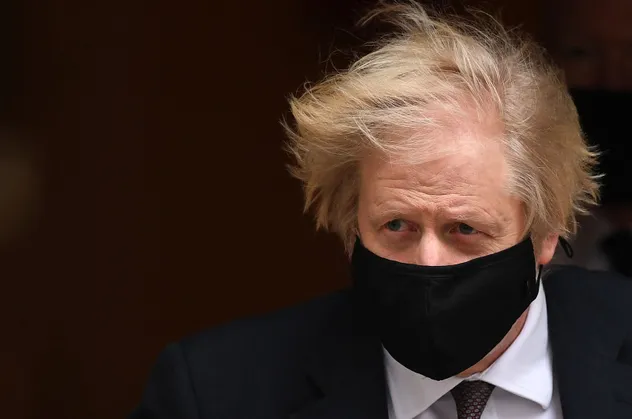 İngiltere Başbakanı Johnson itibarı zedelenen Oxford-AstraZeneca aşısı için devrede!