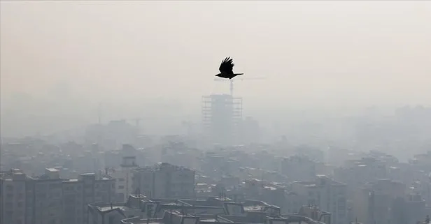 Tahran’da hava kirliliği nedeniyle okullar üniversiteler ve devlet kurumları tatil edildi