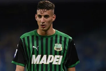 Son dakika Fenerbahçe transfer haberleri... Wilfred Zaha’yı Galatasaray’a kaptıran Fenerbahçe’den Mert Müldür hamlesi