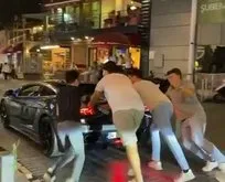 Vatandaşlar yolda kalan Lamborghini’yi itti
