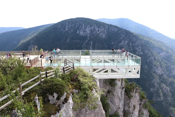 Kastamonu'daki cam teras ziyaretçi akınına uğradı-1