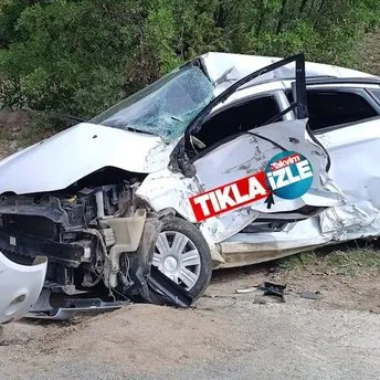 İZLE I Cenaze yolunda feci kaza! Otomobil şarampole uçtu: 3 kadın ağır yaralı