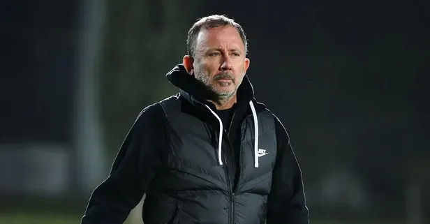 Beşiktaşlı taraftarlardan hocaya rest: Sergen gelecek hesap verecek!