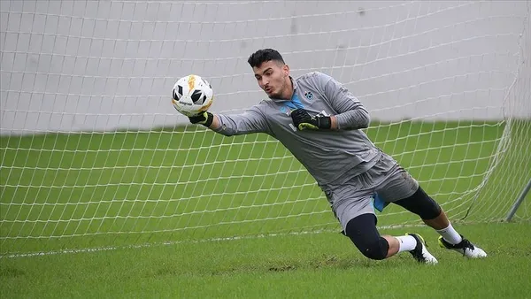 trabzonspor-kalecisi-ugurcan-cakirdan-derbi-oncesi-iddiali-aciklamalar-tahmin-etmek-kolay-degil-1698873777578.jpeg Trabzonspor Kalecisi Uğurcan Çakır'dan derbi öncesi iddialı açıklamalar: Tahmin etmek kolay değil-2