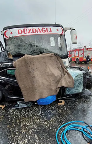 SON DAKİKA! Tekirdağ'da korkunç kaza! Kontrolden çıkan aracı midibüs biçti: 2 ölü, 15 yaralı