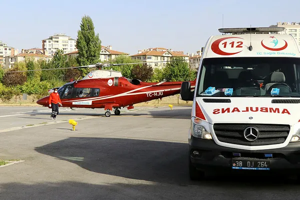 kayseride-araciyla-sarampole-ucan-surucu-ambulans-helikopterle-kurtarildi-1603031157358.jpg Kayseri'de aracıyla şarampole uçan sürücü ambulans helikopterle kurtarıldı-4