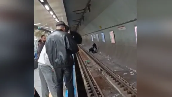 Kadıköy metroda intihar girişimi kamerada