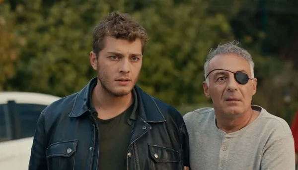 ates-kuslari-28-bolume-dair-detaylar-ortaya-cikti-ali-babasi-ve-gecmisiyle-yuzlesiyor-1698994516612.jpg Ateş Kuşları 28. bölüme dair detaylar ortaya çıktı: Ali, babası ve geçmişiyle yüzleşiyor!-4