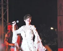 Aydilge’den eşine sürpriz