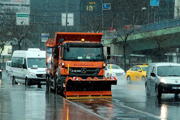 Son dakika: İstanbul'da beklenen kar yağışı başladı! Meteoroloji saat verip uyardı-2