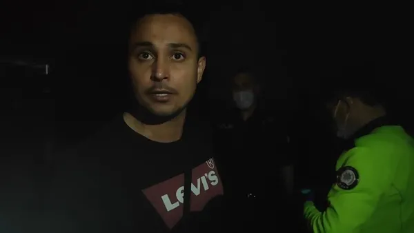 turk-asilli-avusturyali-boksore-polisten-tokat-gibi-cevap-senin-karsinda-turkiye-cumhuriyetinin-polisi-var-1620370209902.jpg Türk asıllı Avusturyalı boksöre polisten tokat gibi cevap: Senin karşında Türkiye Cumhuriyeti'nin polisi var-4