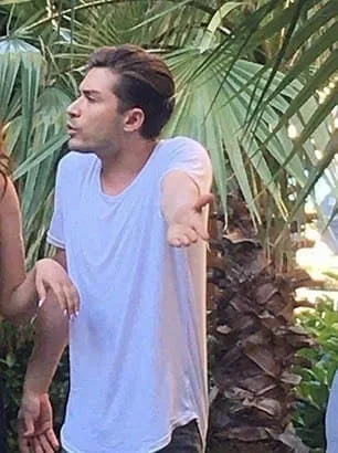 istanbul-nisantasinda-basortulu-akademisyen-nese-nur-akkayaya-saldiran-eray-cakin-tahliye-edildi-1631272734727.jpg İstanbul Nişantaşı'nda başörtülü akademisyen Neşe Nur Akkaya'ya saldıran Eray Çakın tahliye edildi-2