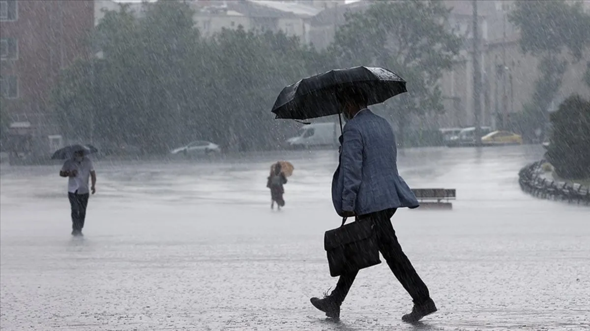 İstanbul'a sağanak yağış geliyor! Meteoroloji haritalarına yansıdı! Saat verildi...