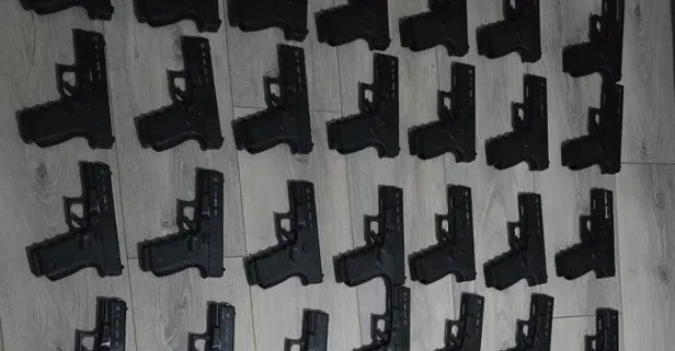 Gaziosmanpaşa’da kaçak silah deposu çöktü: 50 tabanca ele geçirildi