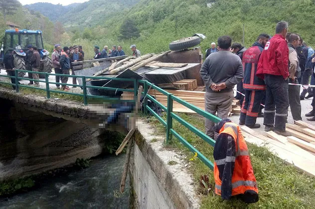 Düzce'de feci kaza! 1 ölü, 2 yaralı...