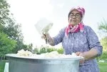 Habibe Nine fenomen oldu! Torunu yaşadı