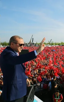 Erdoğan referandum için meydanlara iniyor