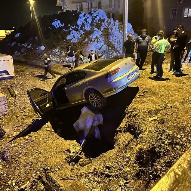 Navigasyon mağduru: Otomobil araziye uçtu!