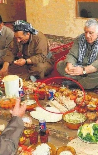 SON DAKİKA: PKK'lı teröristler sefalette Kandil'deki elebaşları ziyafette