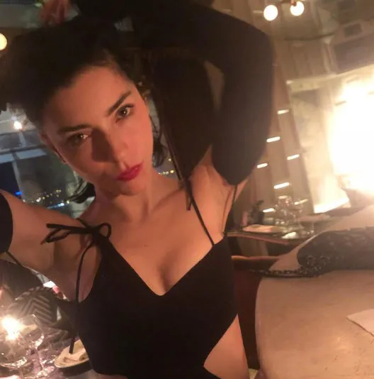 Merve Boluğur'un sınırı kalmadı fantazi iç giyimle uluorta paylaştı! Bu da yetmedi bu kez de iç çamaşırıyla...-2