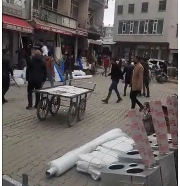 igdirda-savas-gibi-kavga-tas-keser-kazma-sapi-1636669244678.jpeg Iğdır'da savaş gibi kavga! Taş, keser, kazma sapı...-2