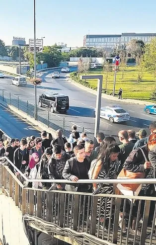 'İsyan'büs! Altunizade metrobüs durağındaki insan seli 'pes' dedirtti
