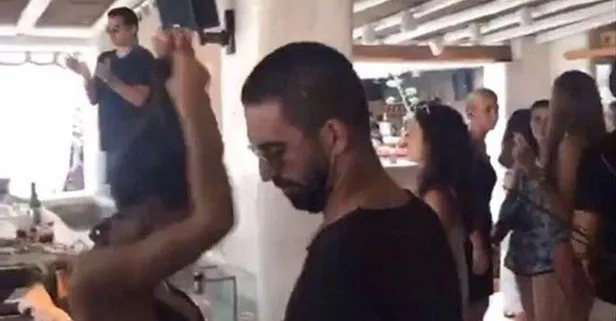 Arda Turan kampta! Aslıhan Doğan ile oğlu Hamza Arda Bodrum tatilinde