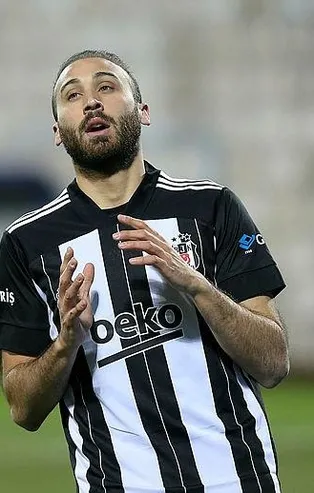 Beşiktaş'ın kadrosuna katmak istediği Cenk Tosun'a Al Hilal kancası! 5 milyon Euro maaş ve 2 yıllık sözleşme teklif etti